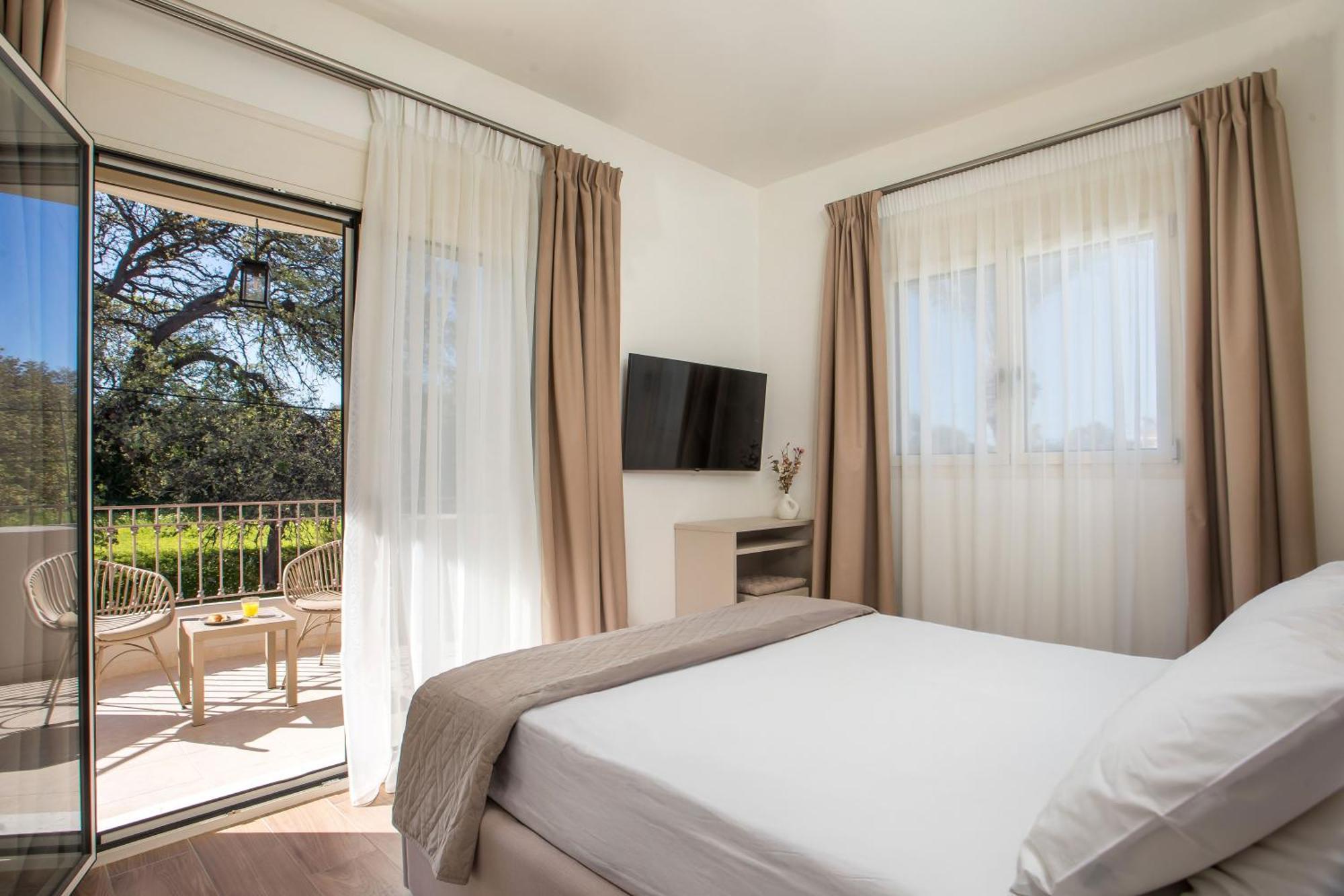 Aeon Rhodes - New With Private Pool Villa